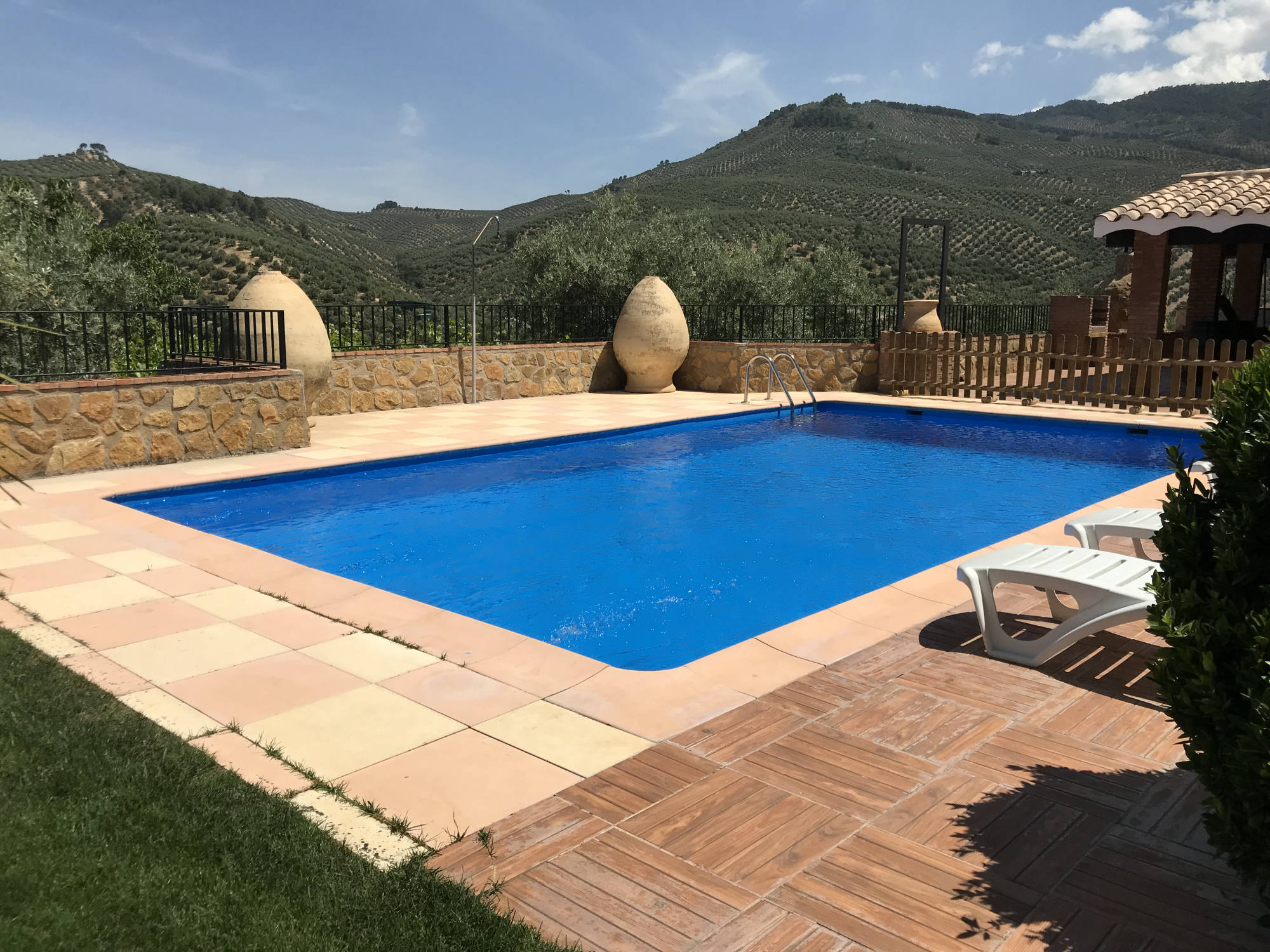 La piscina de la Casa Rural Huerta del Cura